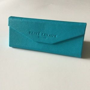 PRIVE’ REVAUX FOLDING SUNGLASSES CASE TURQUOISE WITH CLEANING CLOTH